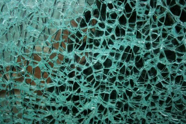 鋼化玻璃自爆 鋼化玻璃自爆